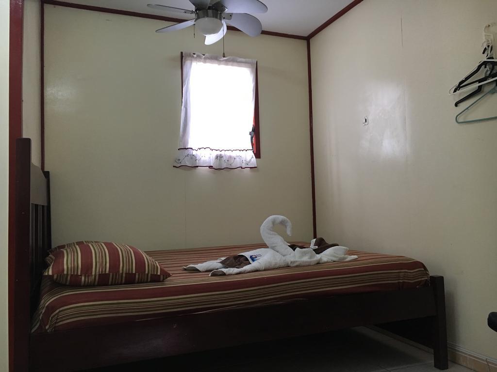 Mara'S Place Otel Caye Caulker Dış mekan fotoğraf